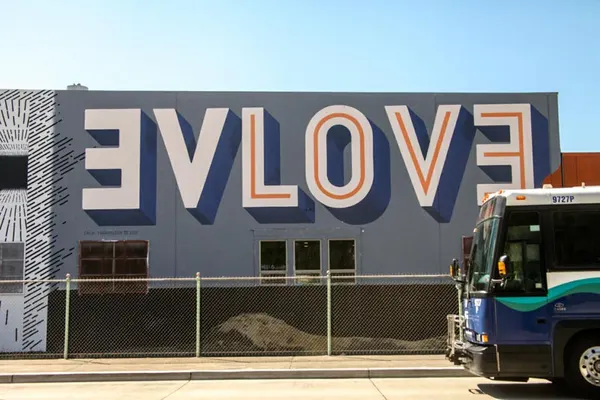 EVLOVE (1 of 7)
